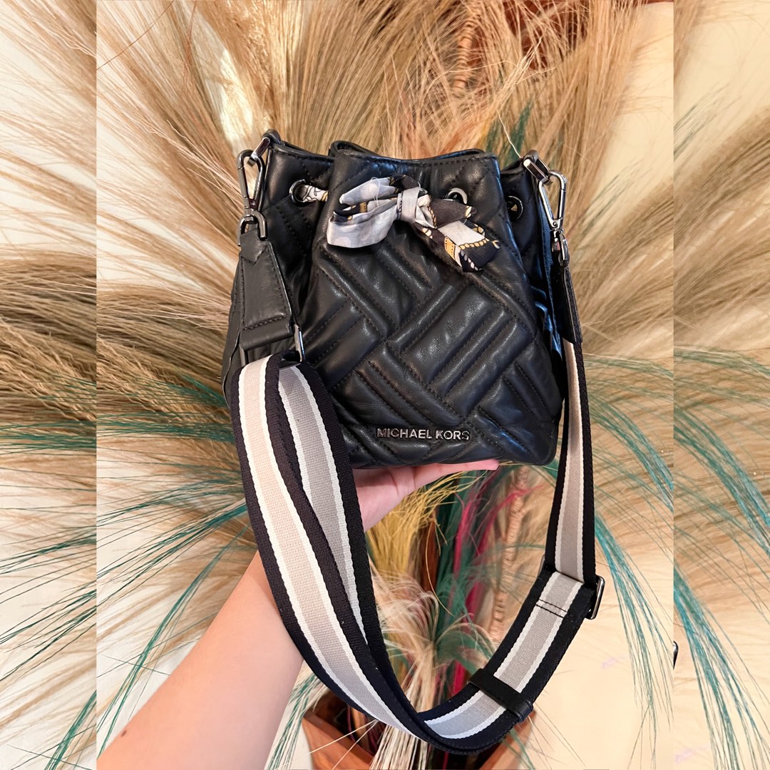 Michael kors online peyton bucket
