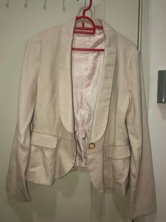 (Category: ) located in . Submitted by thrifting_mosh (Listing ID 1236752225, Image 1). Description: .