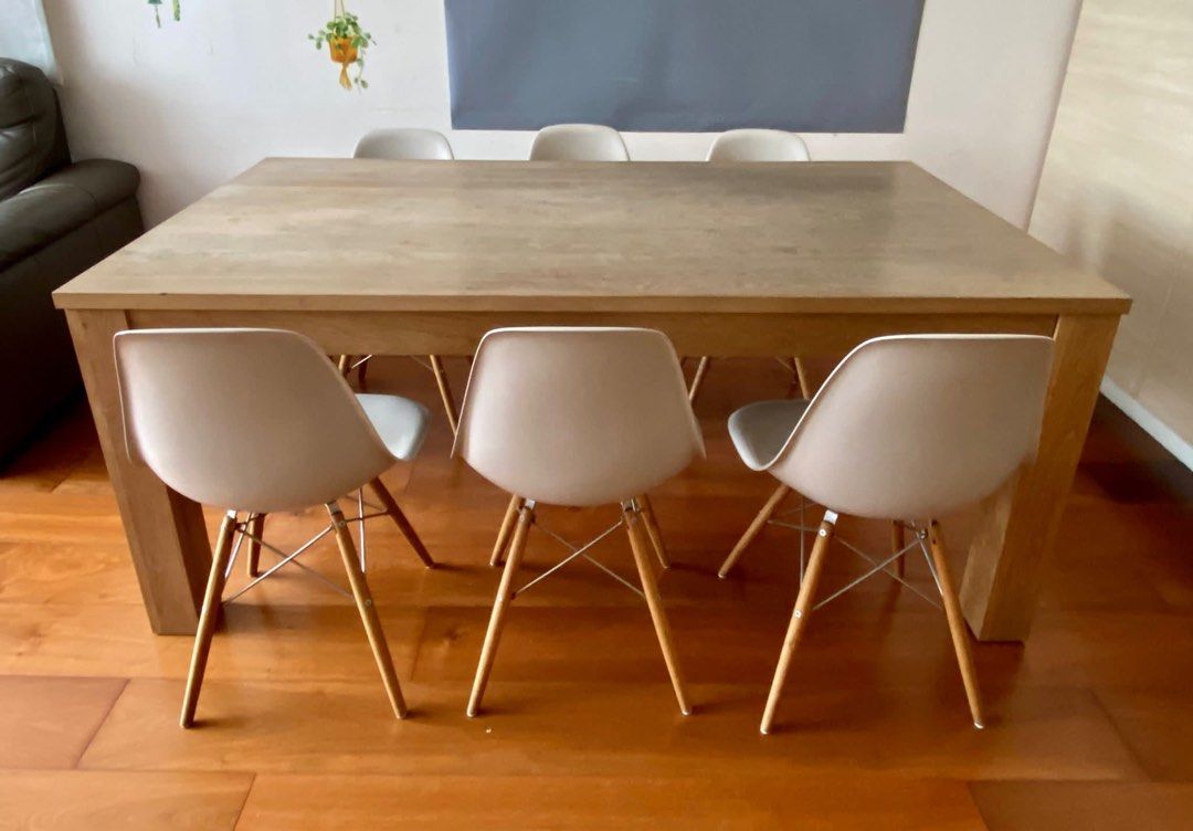 Tree extentable dining table （分類：桌子）位於 Hong Kong。 由 tpsmaggie 提交（商品編號 1236588649，圖片 3）。簡介： Bought over hkd10k from tree 3 years ago. Still in great condition. Table can extend to 2.8m. 。