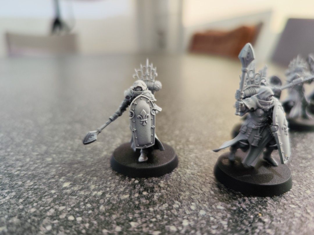Games Workshop - Warhammer 40.000 - Adepta Sororitas: Celestian Sacresants