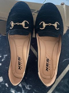 XES loafers