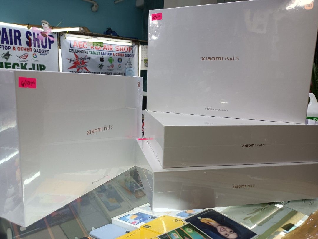 Xioami pad 5 (Category: Android) located in San Juan City. Submitted by tolskie (Listing ID 1236630199, Image 1). Description: for sale!!! brandnew !!! xiaomi pad 5 6/128 global version cosmic gray & pearl white original sealed COD/ COP thru LBC SF charge to buyer with free tempered ang case.