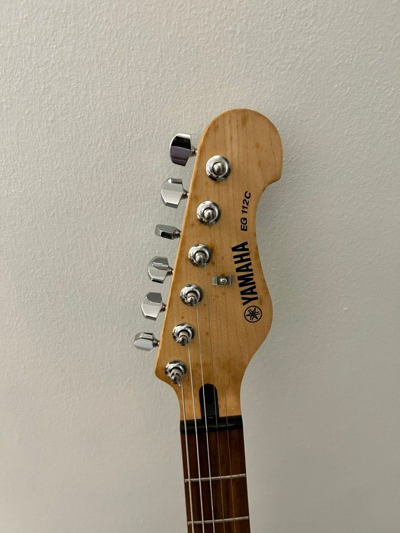 Yamaha EG112C Black Electric Guitar, Hobbies & Toys, Music & Media