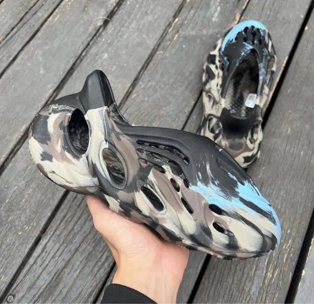 新品未使用 adidas Yeezy Foam Runner MX Cinder - 靴