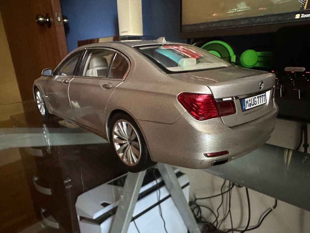 1/18 Scale BMW “7 Series Model Car”Limited Edition & Detailed