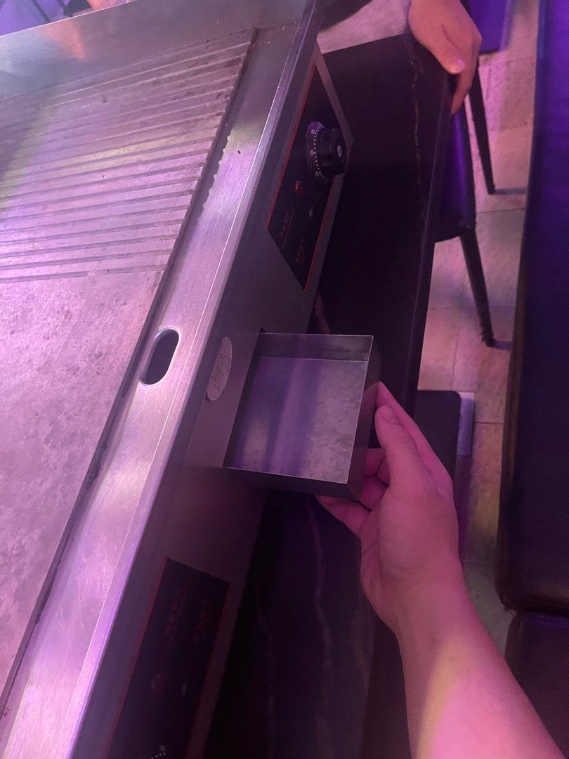 73cm ELECTRIC HOTPLATE HALF GRIDDLE/HALF FLAT, TV & Home Appliances