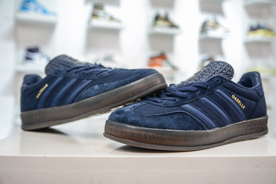 adidas gazelle silver green womens adidas Handball Spezial (Collegiate Navy/Clear Sky/Gum) 10 main image 0