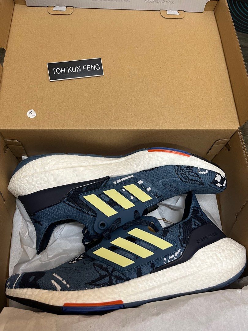 adidas gazelle silver green womens Men's Adidas Ultraboost Light, Core Black/Grey Six/Cloud White, 6 D Me