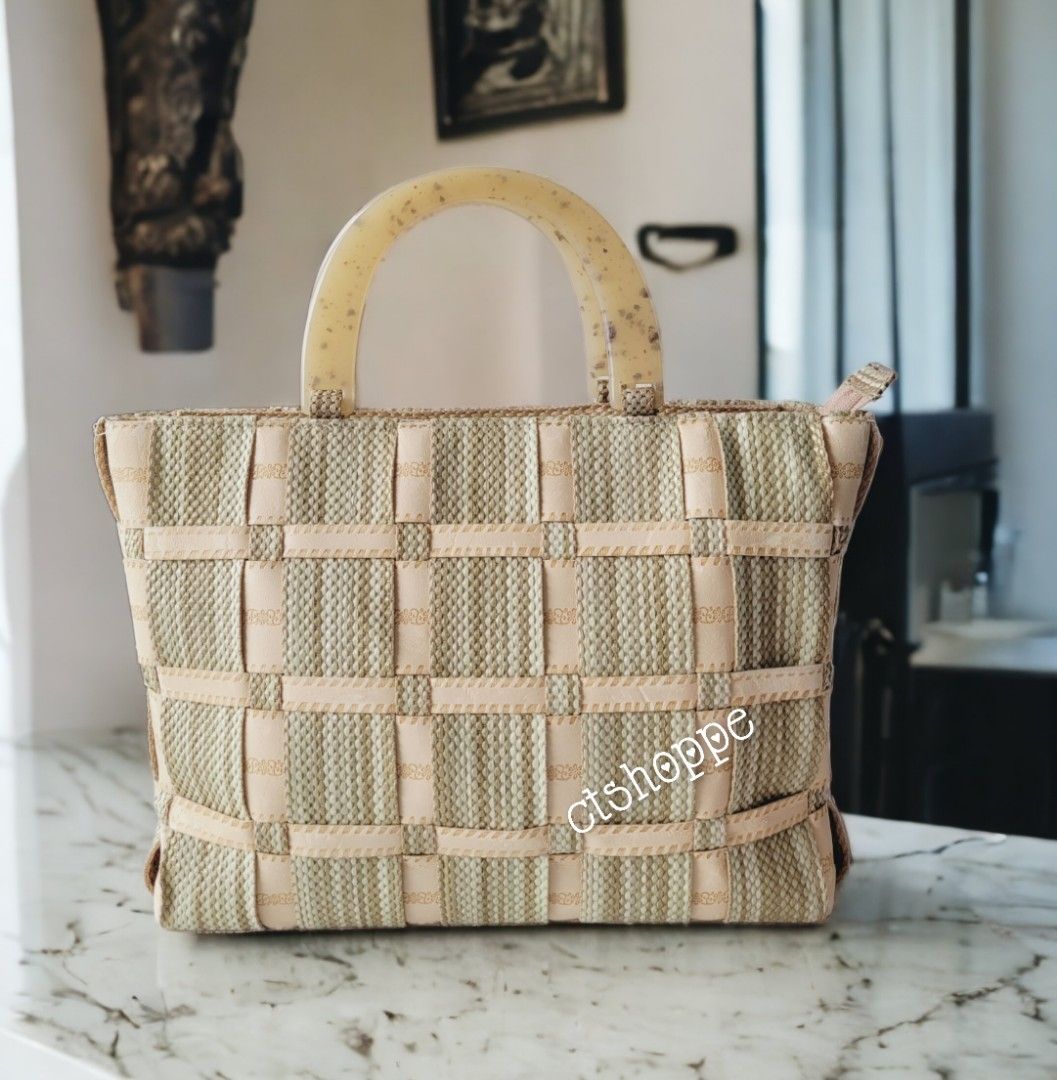 Alma Tonutti Basket Weaved Handbag  Black quilted bag, Black leather purse,  Handbag