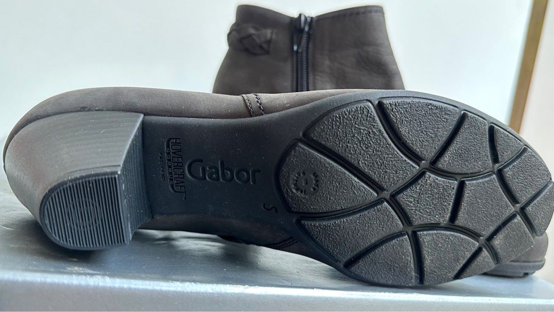 Gabor hovercraft ankle boots top
