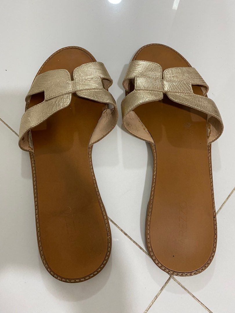 Arezzo flat sandals store