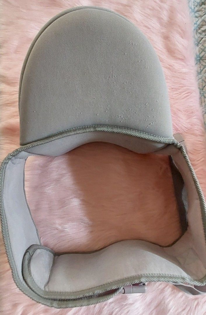 Baby carrier (Category: Carriers & Slings) located in Manila. Submitted by mpirerules (Listing ID 1236776584, Image 2). Description: Lightly used-- like once or twice then stored. Outgrown. No returns. No lowballers. MOP: BDO/BPI bank deposit or funds transfer; Gcash/Maya.