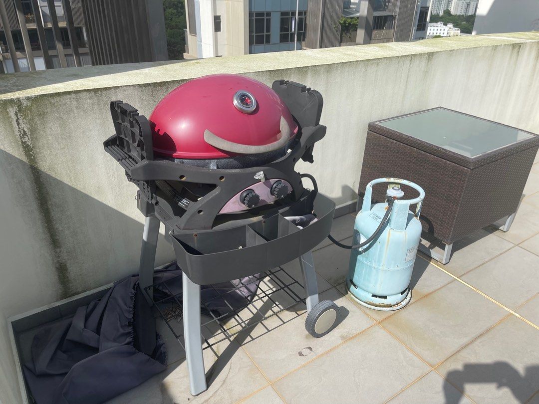 BBQ with gas cylinder. Bought and barely used., TV & Home Appliances