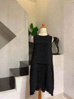 Black pleats Sifon dress