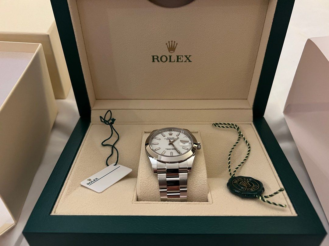 BNIB Rolex Datejust 41mm White Dial M126300 0005 126300
