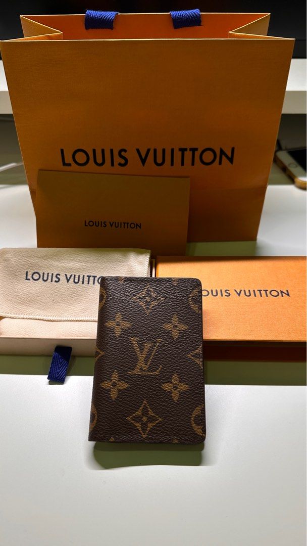 100% Authentic LV wallet sets for let go!!