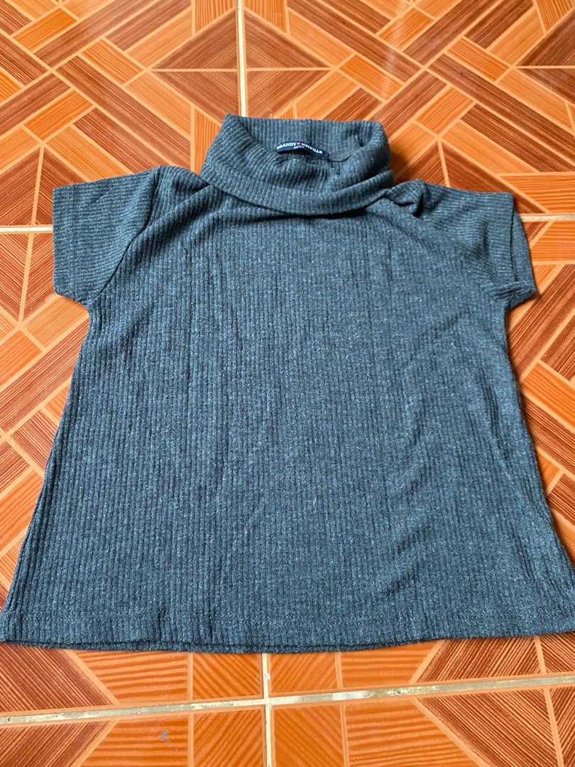 Brandy Melville top on Carousell