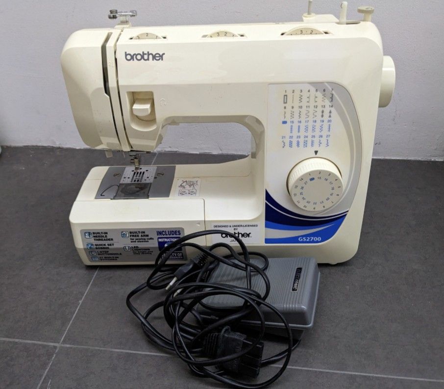 Brother Sewing Machine GS2700, TV & Home Appliances, Other Home