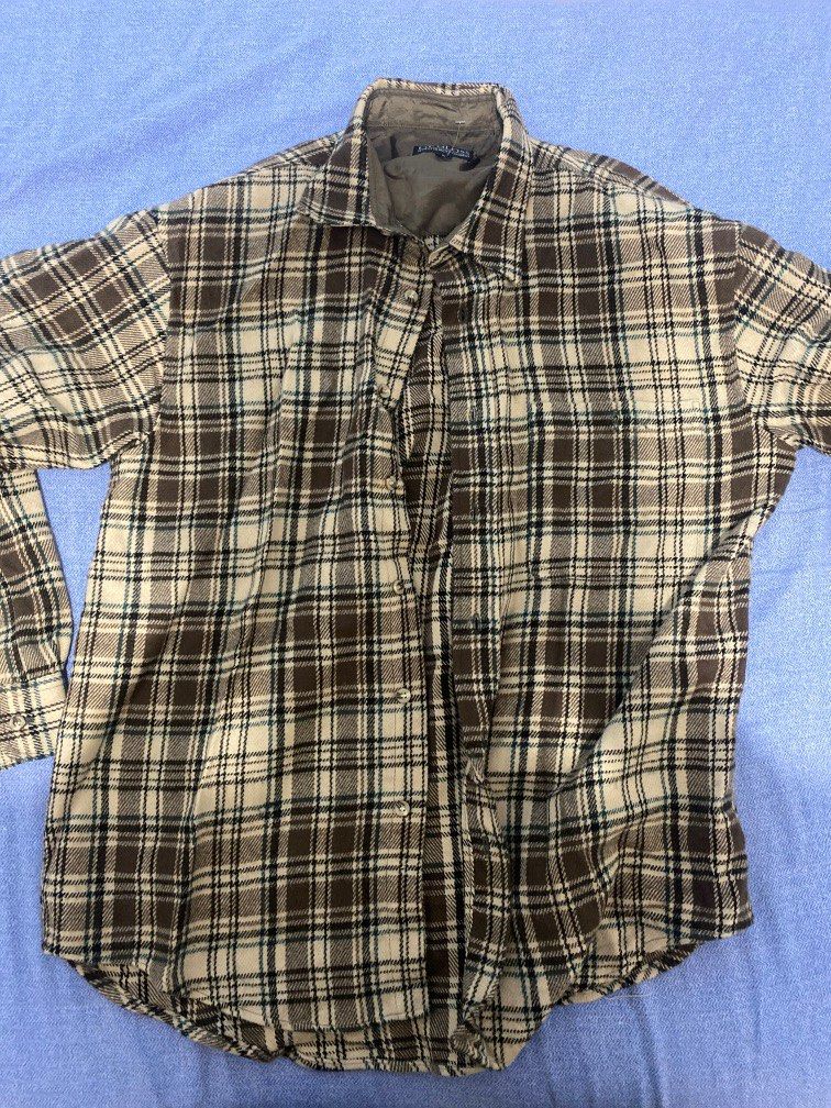 Brown Flannel Longsleeves Men (Category: Formal Shirts) located in Paranaque City. Submitted by firestartstoburn (Listing ID 1236872955, Image 1). Description: No issues.