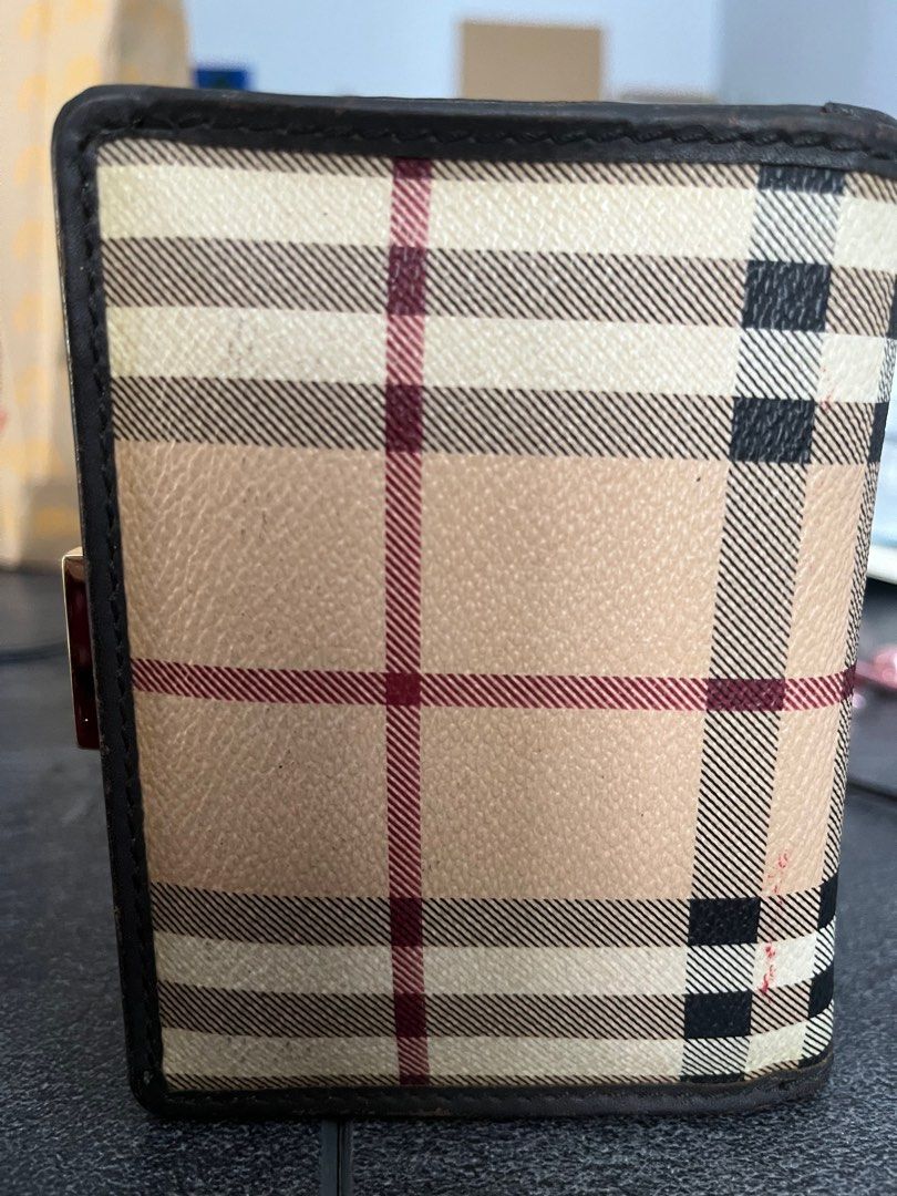 Burberry wallet 2025 with coin pouch