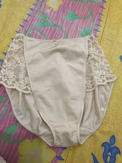(Kategori: ) berada di . Dikirim oleh ratna_stuff (ID iklan 1236898690, Gambar 1). Deskripsi: .