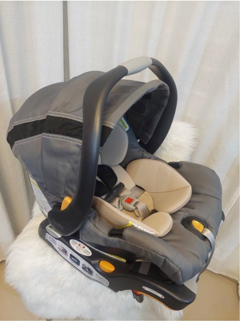 Chicco keyfix carrier with isofix base, Babies & Kids, Going Out, Car