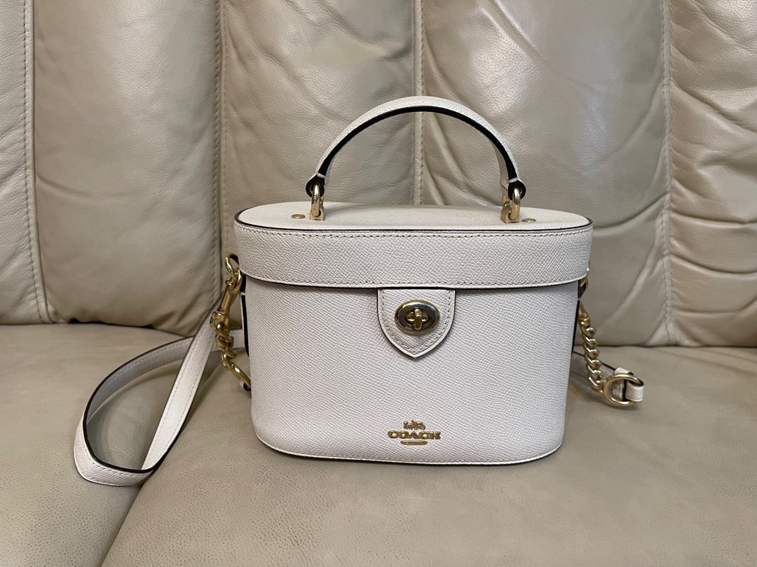Coach Kay crossbody bag white, 名牌, 手袋及銀包 Carousell