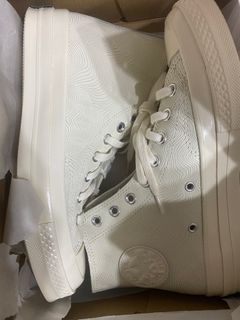 （分類：）位於 。 由 alissckw 提交（商品編號 1236642991，圖片 1）。簡介： 。