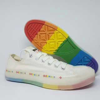 Rainbow hot sale bottom converse