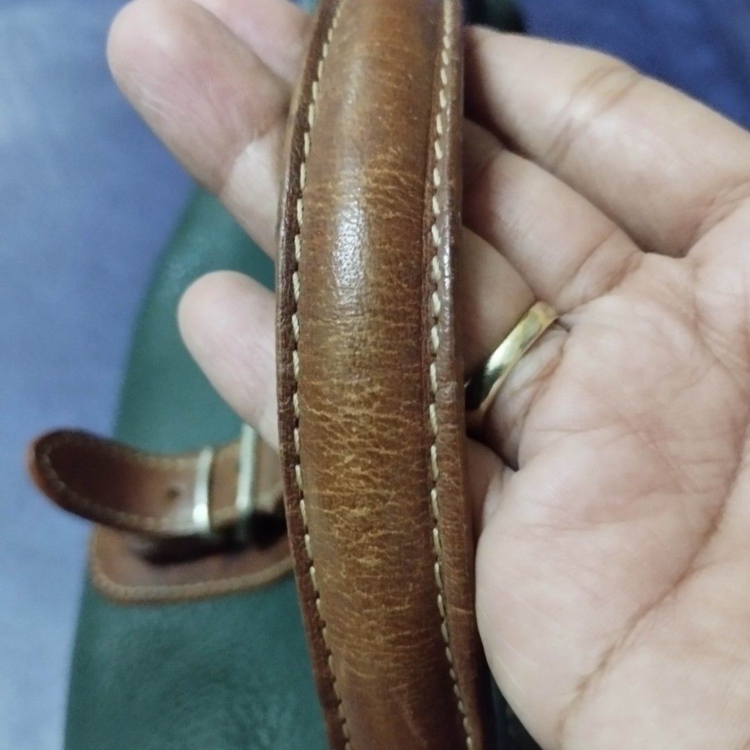 Courreges (Category: Luxury Bags & Wallets) located in Caloocan City. Submitted by chonadura91470 (Listing ID 1236903986, Image 3). Description: vintage courreges bag with signs of usage.