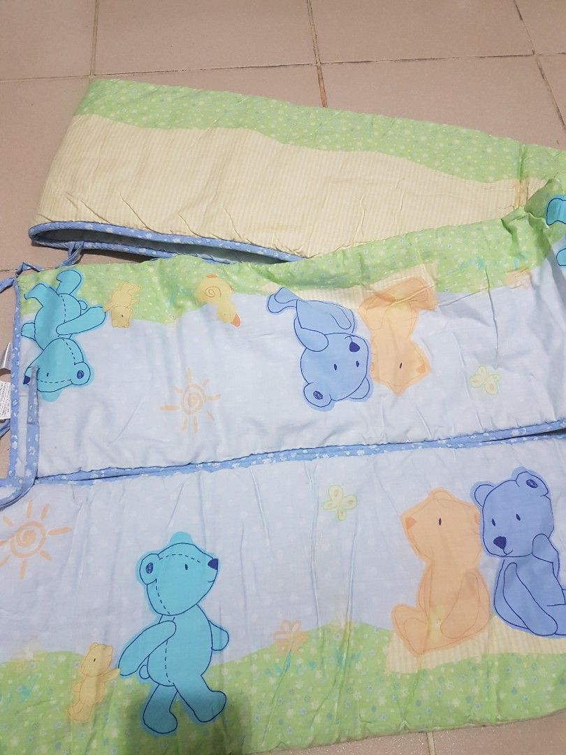 Crib bumper (Category: Bed Guards) located in Caloocan City. Submitted by warren_143 (Listing ID 1236885549, Image 2). Description: .