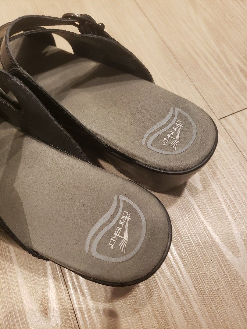 Dansko sela sales