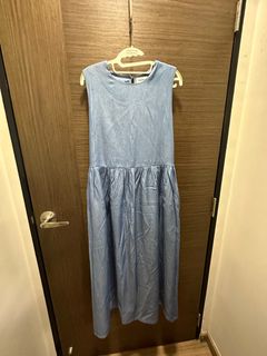 (Category: ) located in . Submitted by takeovercloset (Listing ID 1236780618, Image 1). Description: .