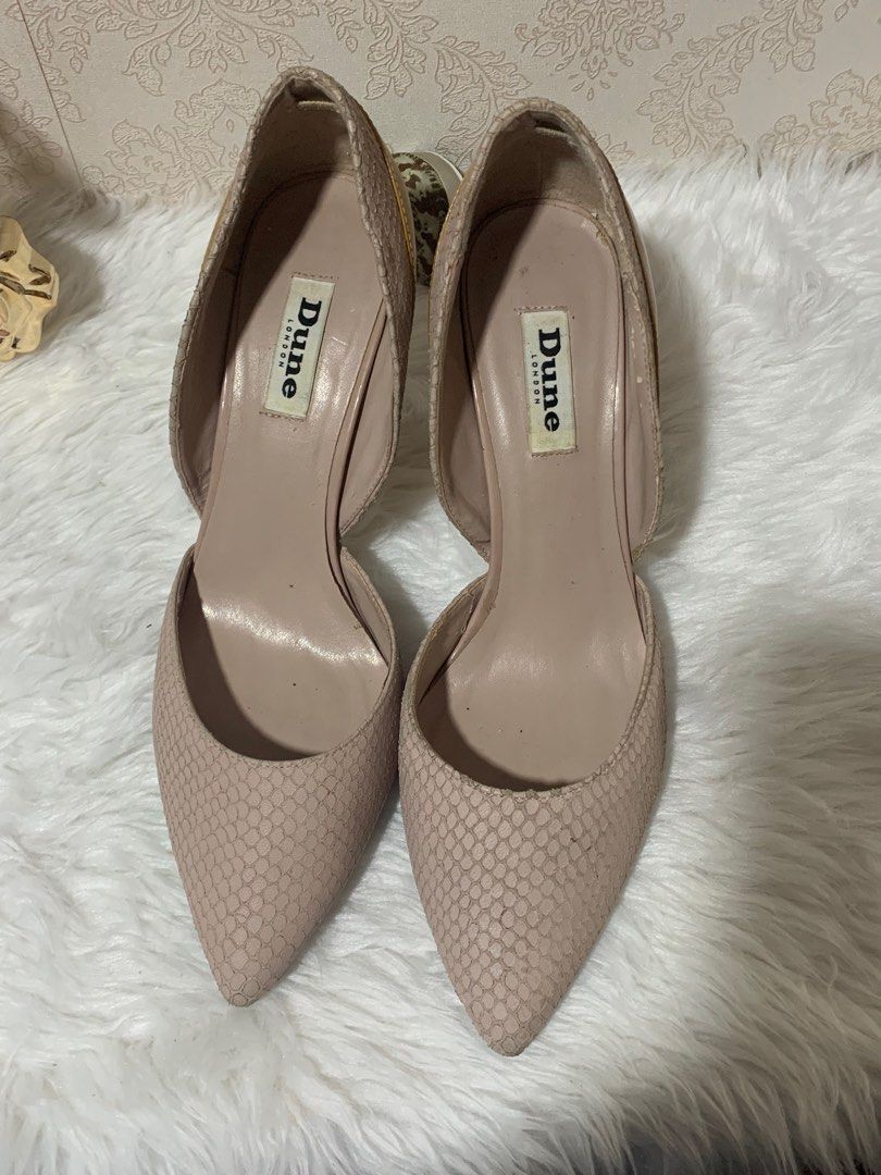 Dun stilleto shoes size 8 (Category: Heels) located in Pasig City. Submitted by wandererme (Listing ID 1236858691, Image 3). Description: In good condition, original Dune brand size 8..