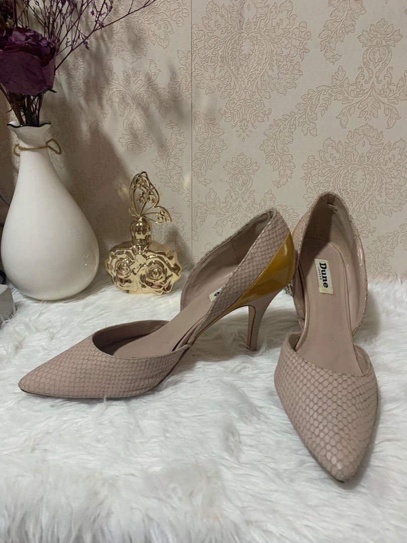 Dun stilleto shoes size 8 (Category: Heels) located in Pasig City. Submitted by wandererme (Listing ID 1236858691, Image 2). Description: In good condition, original Dune brand size 8..