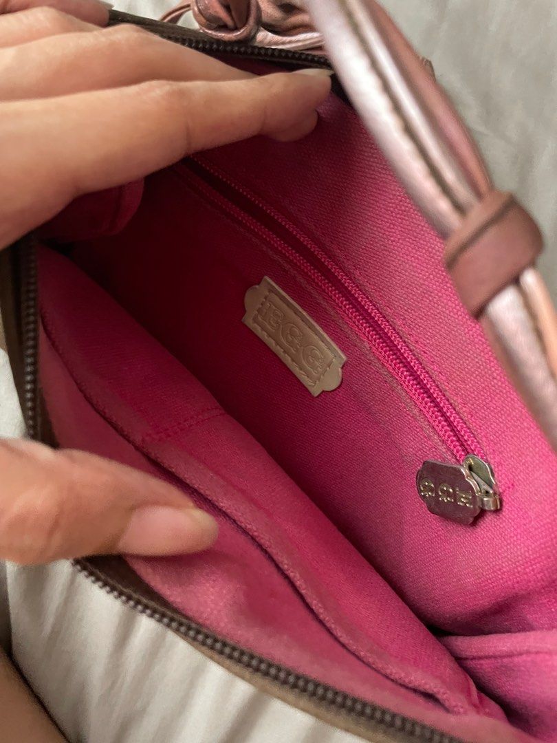 EGG Sling Bag (Category: Shoulder Bags) located in Pasig City. Submitted by triciaaax (Listing ID 1236854244, Image 2). Description: .