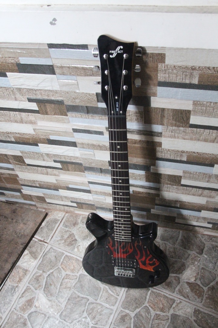 First Act ME 3915 Hobbies Toys Music Media Musical