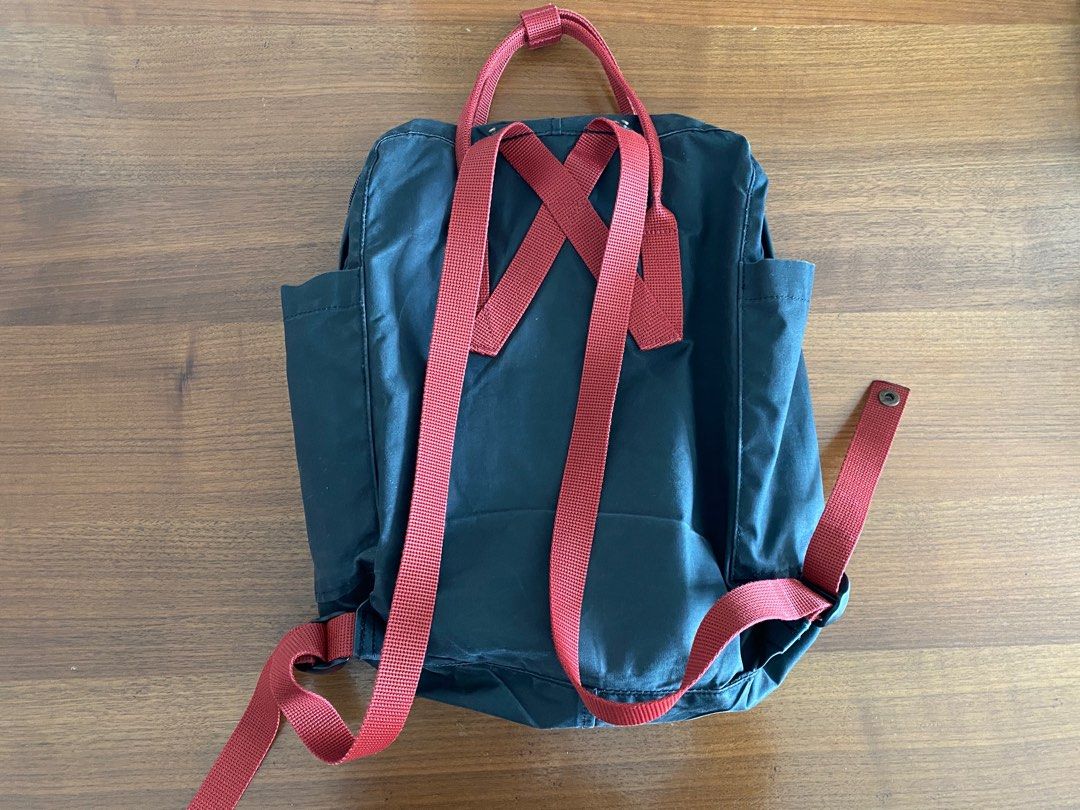 Black ox red kanken 2025 classic