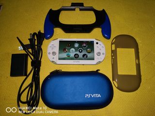  PlayStation Vita, WiFi Sapphire Blue, Japanese Version : Video  Games