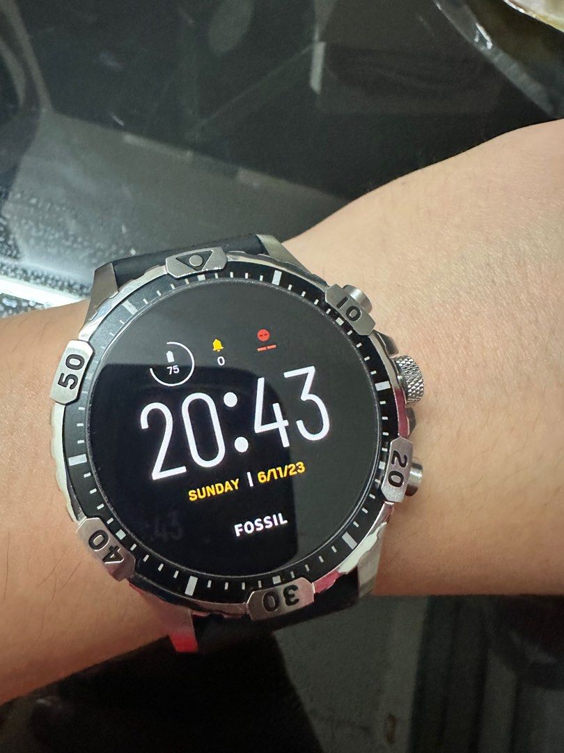 Gen 5 smartwatch garrett hr black hotsell silicone review