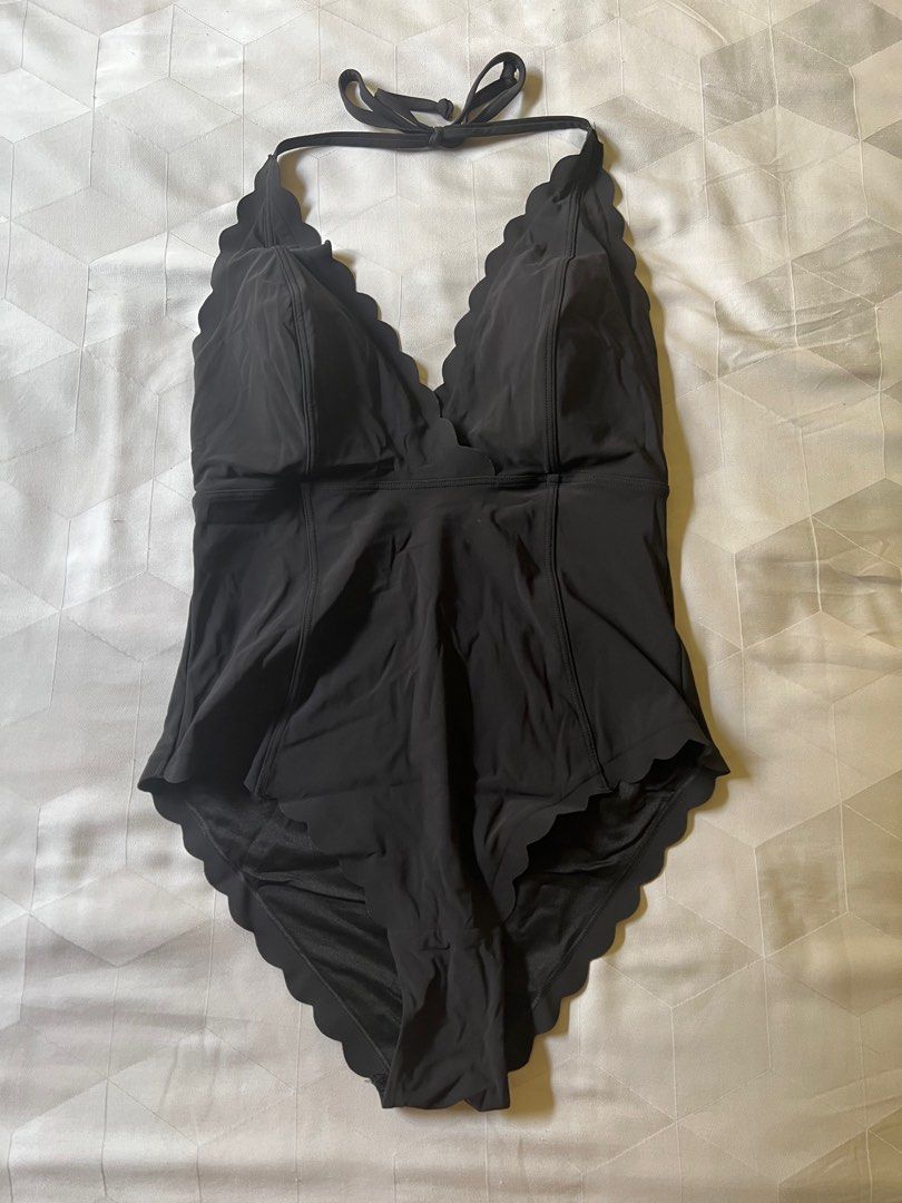 H&m deals scalloped swimsuit