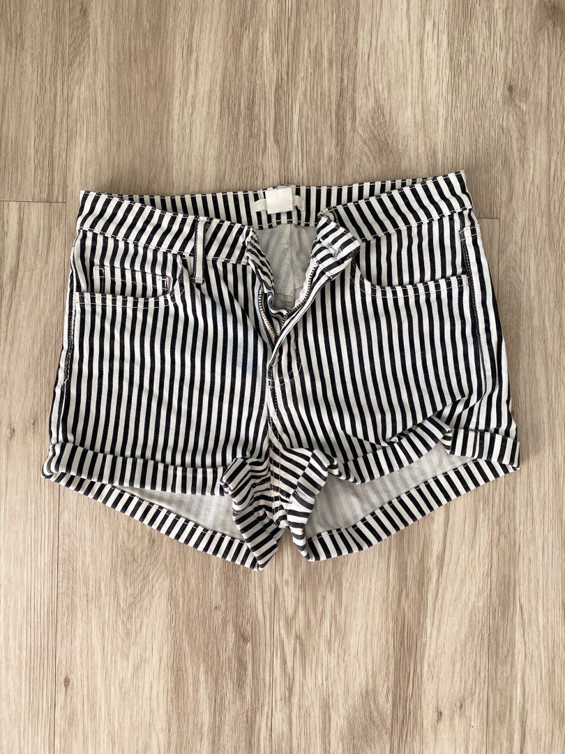 H M hot pants stripes XS Fesyen Wanita Pakaian Wanita Bawahan