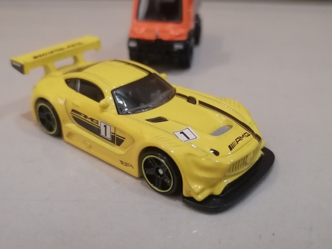 Hot wheels 16 mercedes amg gt3 yellow store