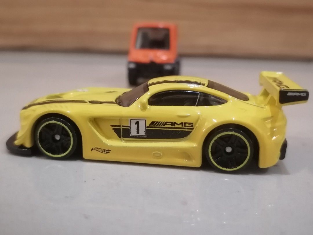 Hot Wheels 2019 HW Race Day 16 Mercedes AMG GT3 Yellow Loose