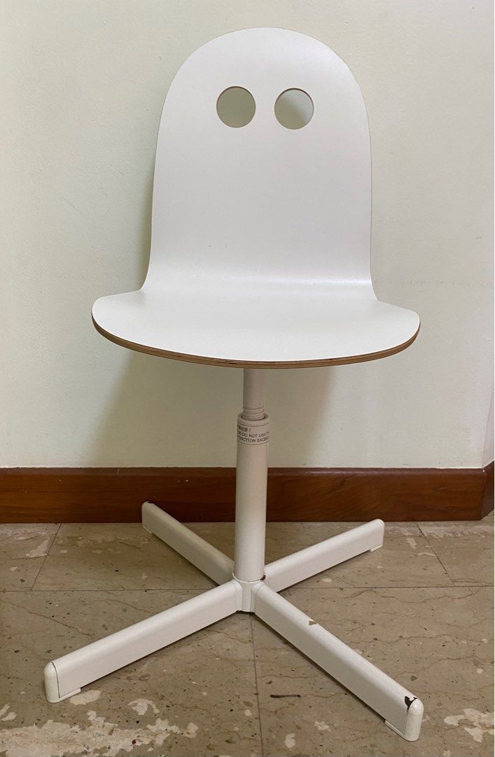 Ikea white desk chair on 2025 wheels