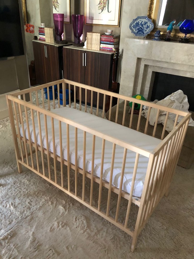 Ikea Sniglar baby cot condition like new free mattress and sheets