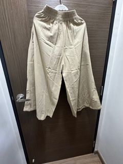 (Category: ) located in . Submitted by takeovercloset (Listing ID 1236781567, Image 1). Description: .