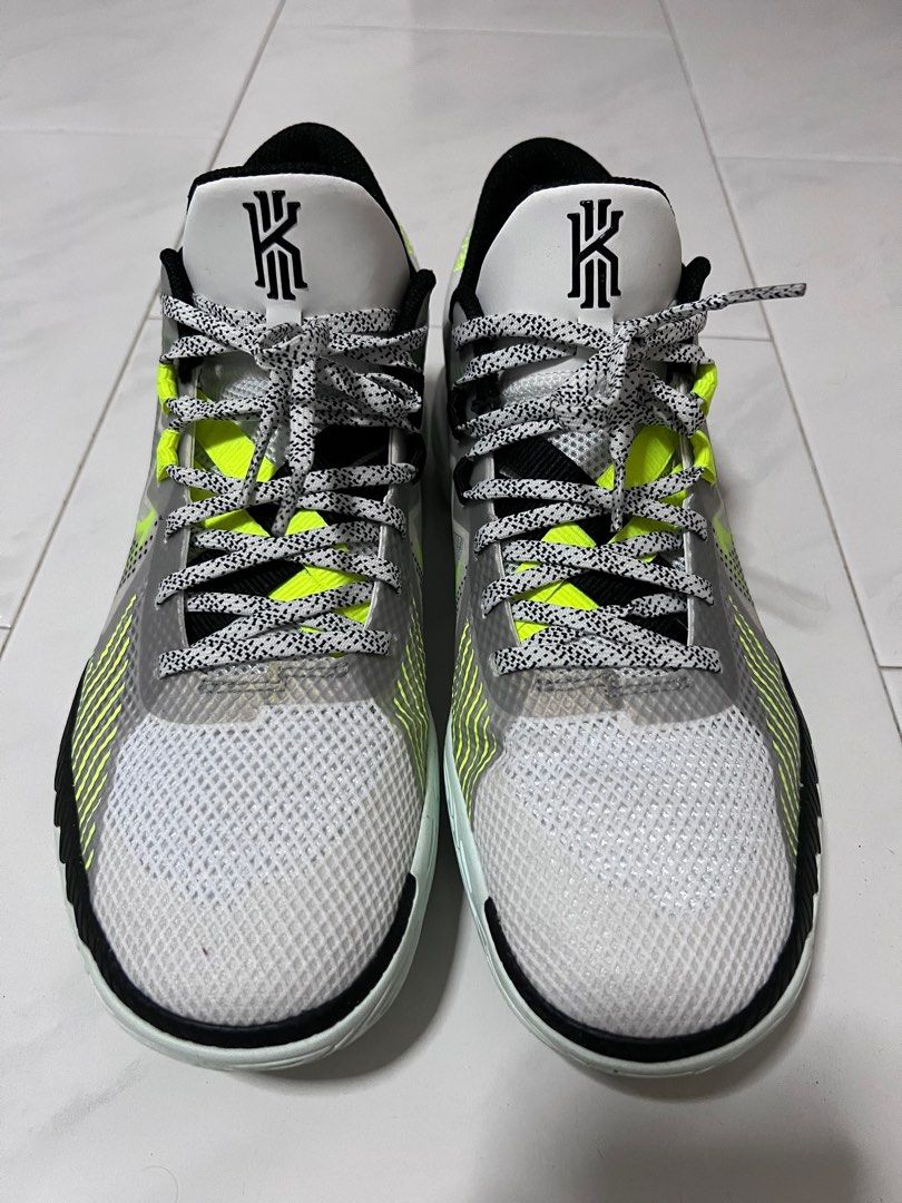 Kyrie Flytrap 5 US 9.5 Men s Fashion Footwear Sneakers on Carousell