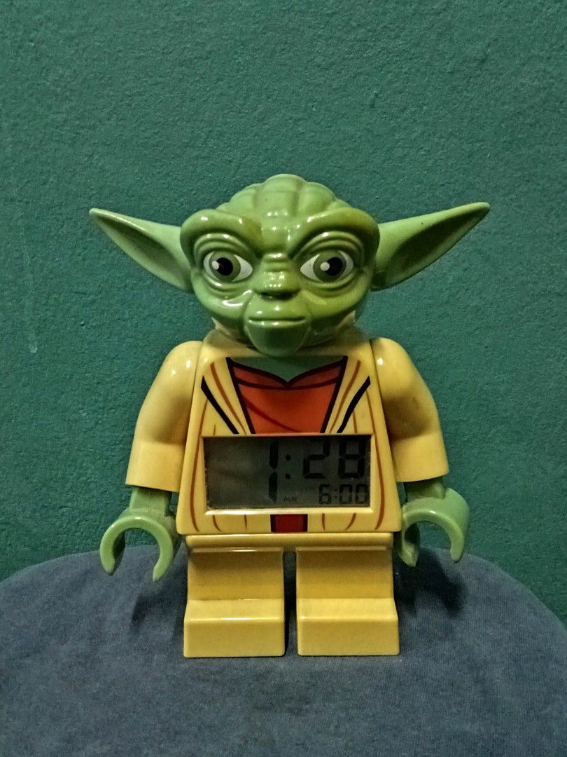 ophobe svindler malt LEGO Star Wars Yoda alarm clock ⏰, Hobbies & Toys, Collectibles &  Memorabilia, Fan Merchandise on Carousell