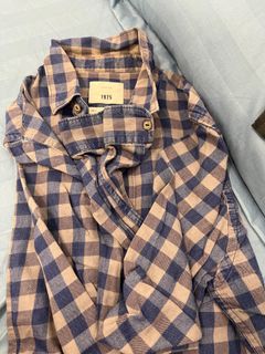 (Category: ) located in . Submitted by clearwardrobe165 (Listing ID 1236819099, Image 1). Description: .